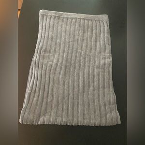 LULULEMON SNAPPABLE SCARF/ WEARABLE BLANKET